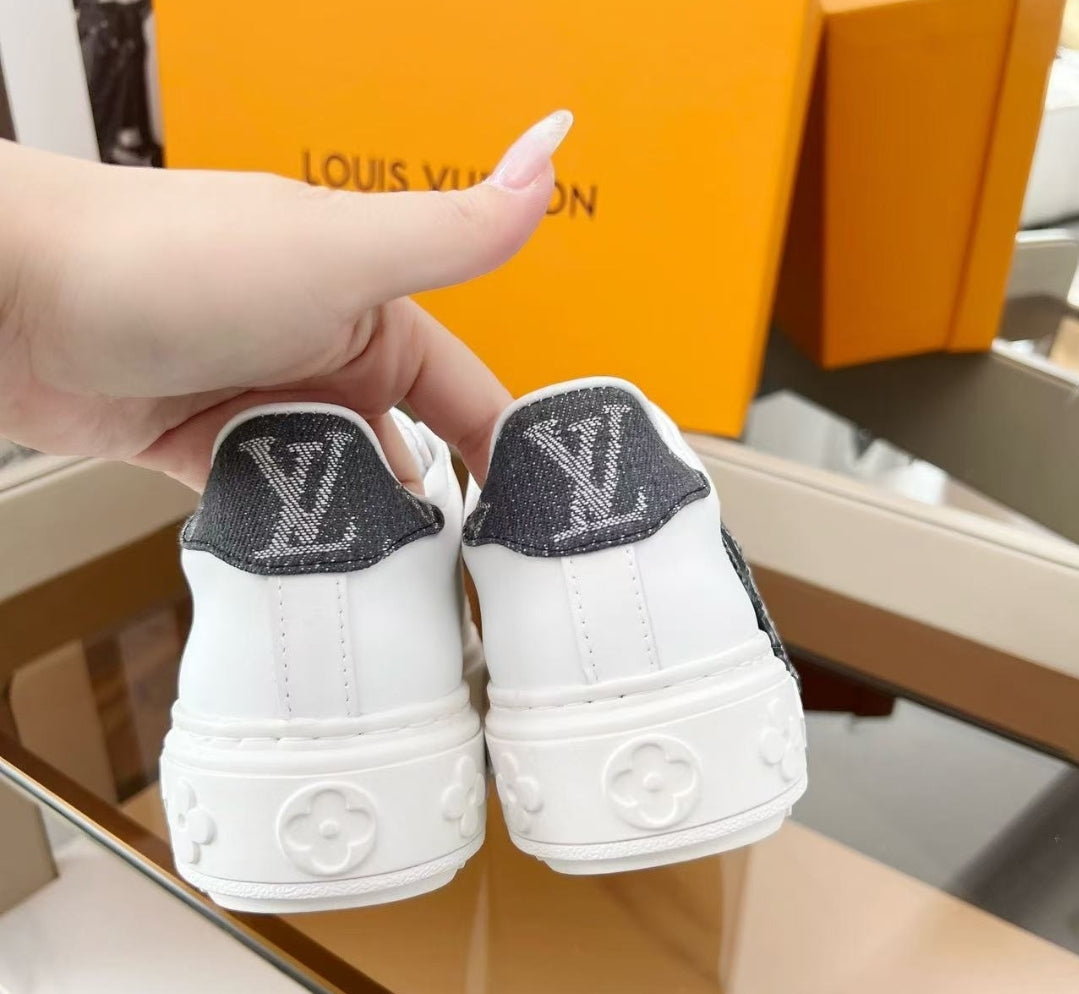 PRE-ORDER LV SNEAKERS