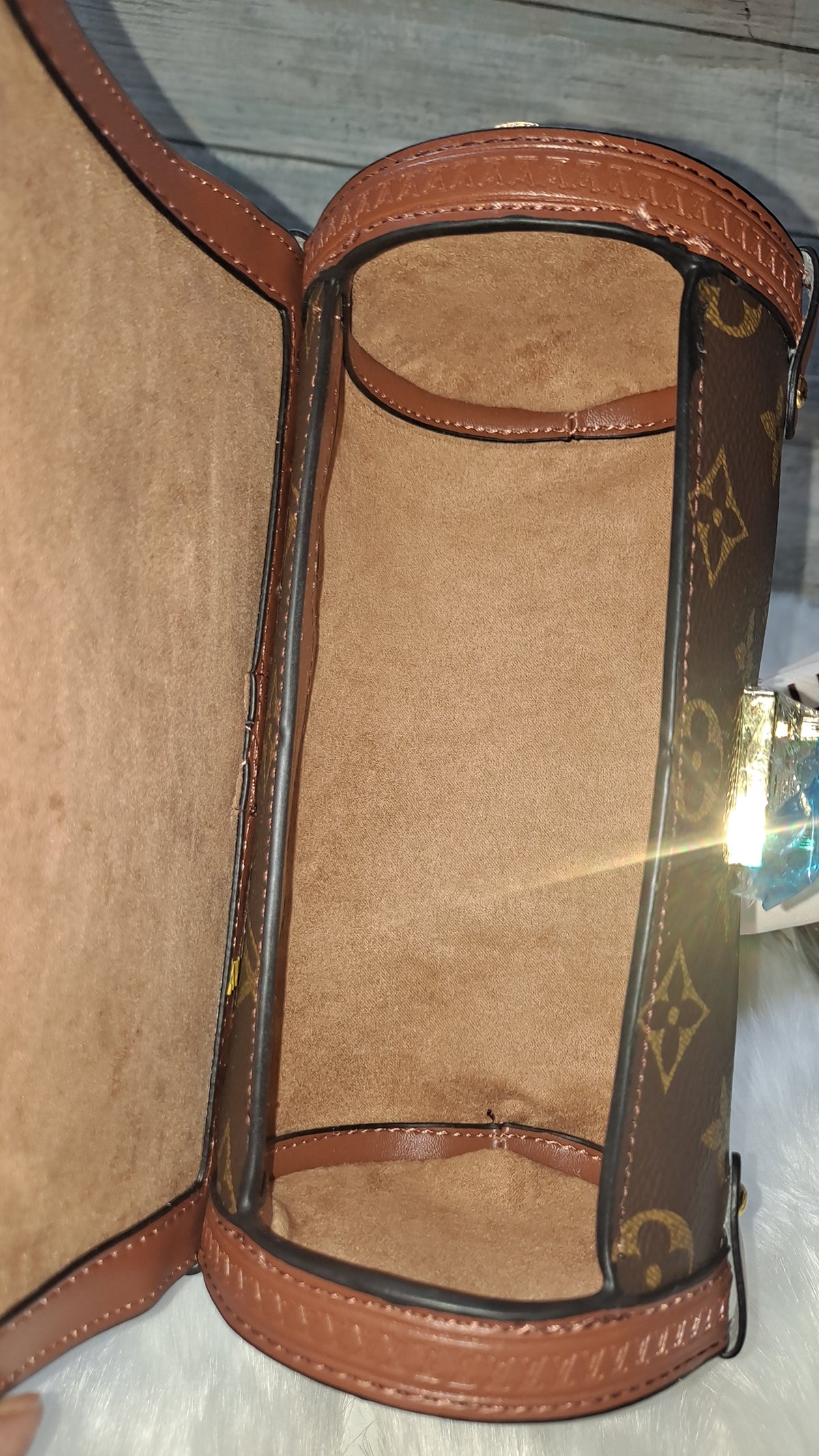 LOUISV MINI LOG CROSSBODY BAG