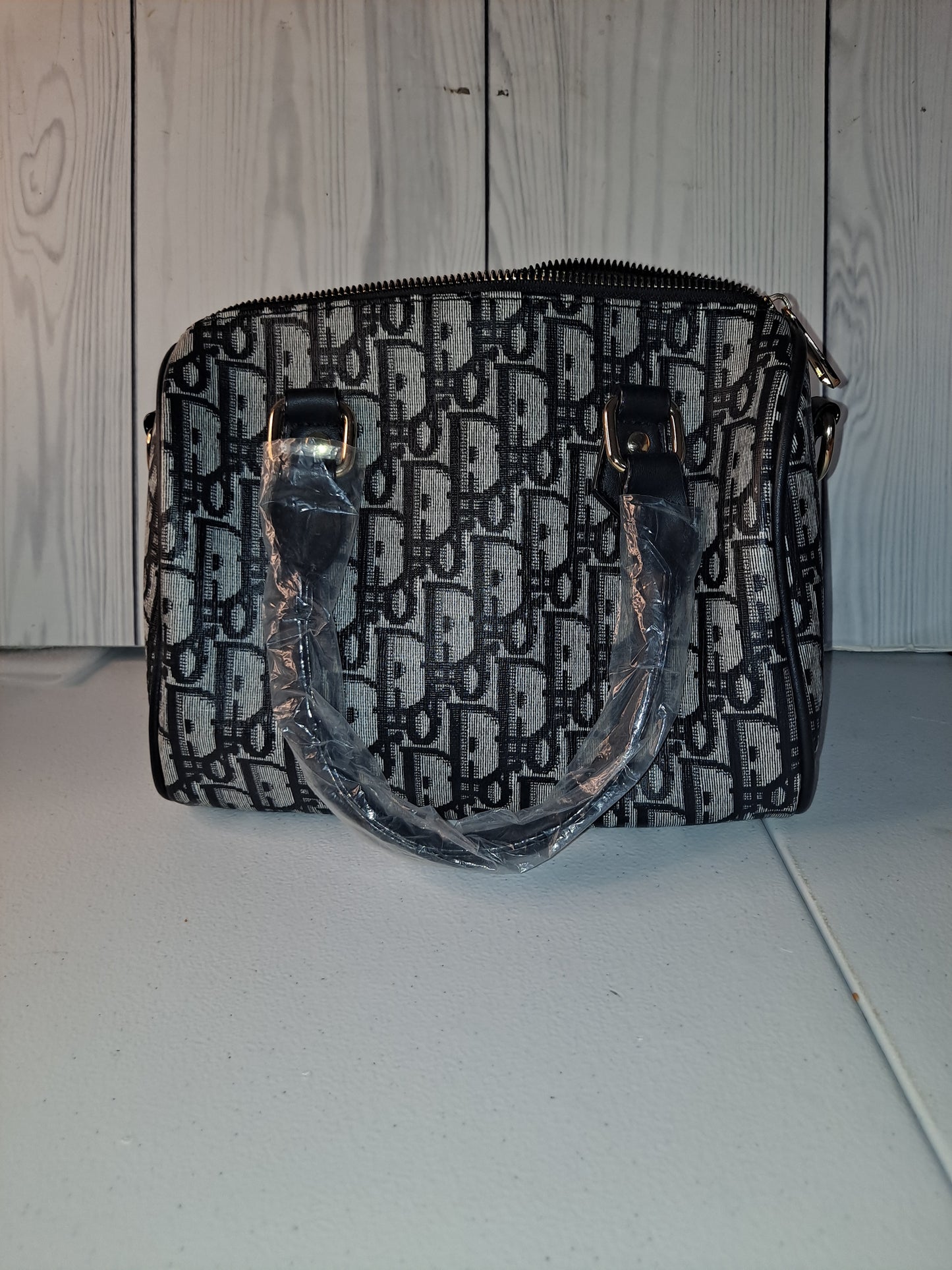Clearance CD HAND BAG (NO CROSSBODY STRAP)