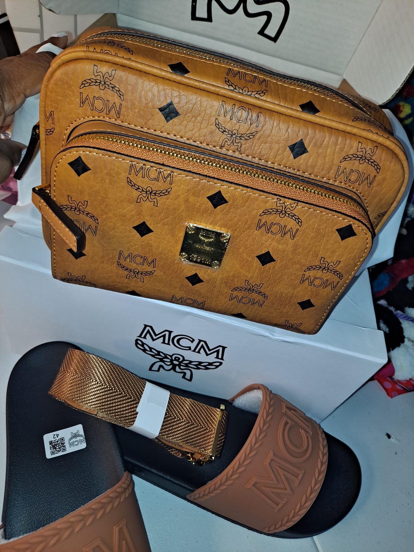 MC SLIDES OR MC CROSSBODY BAG