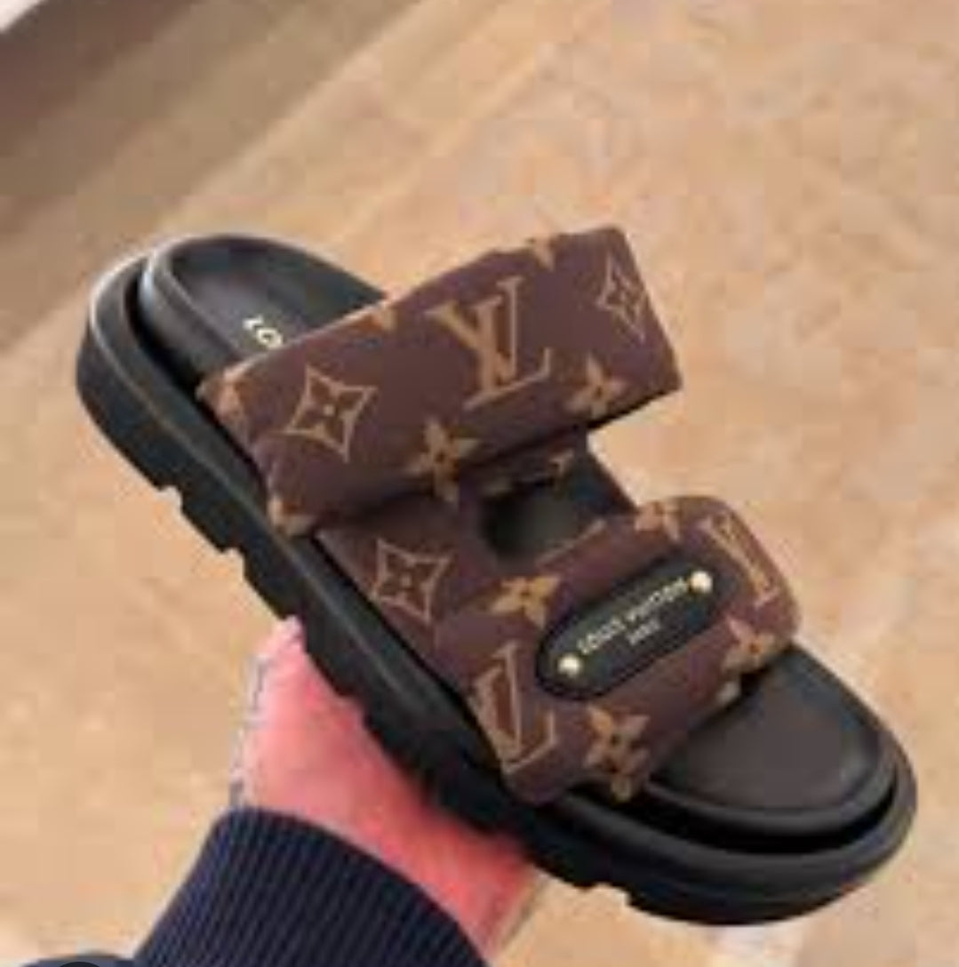 LV SANDALS