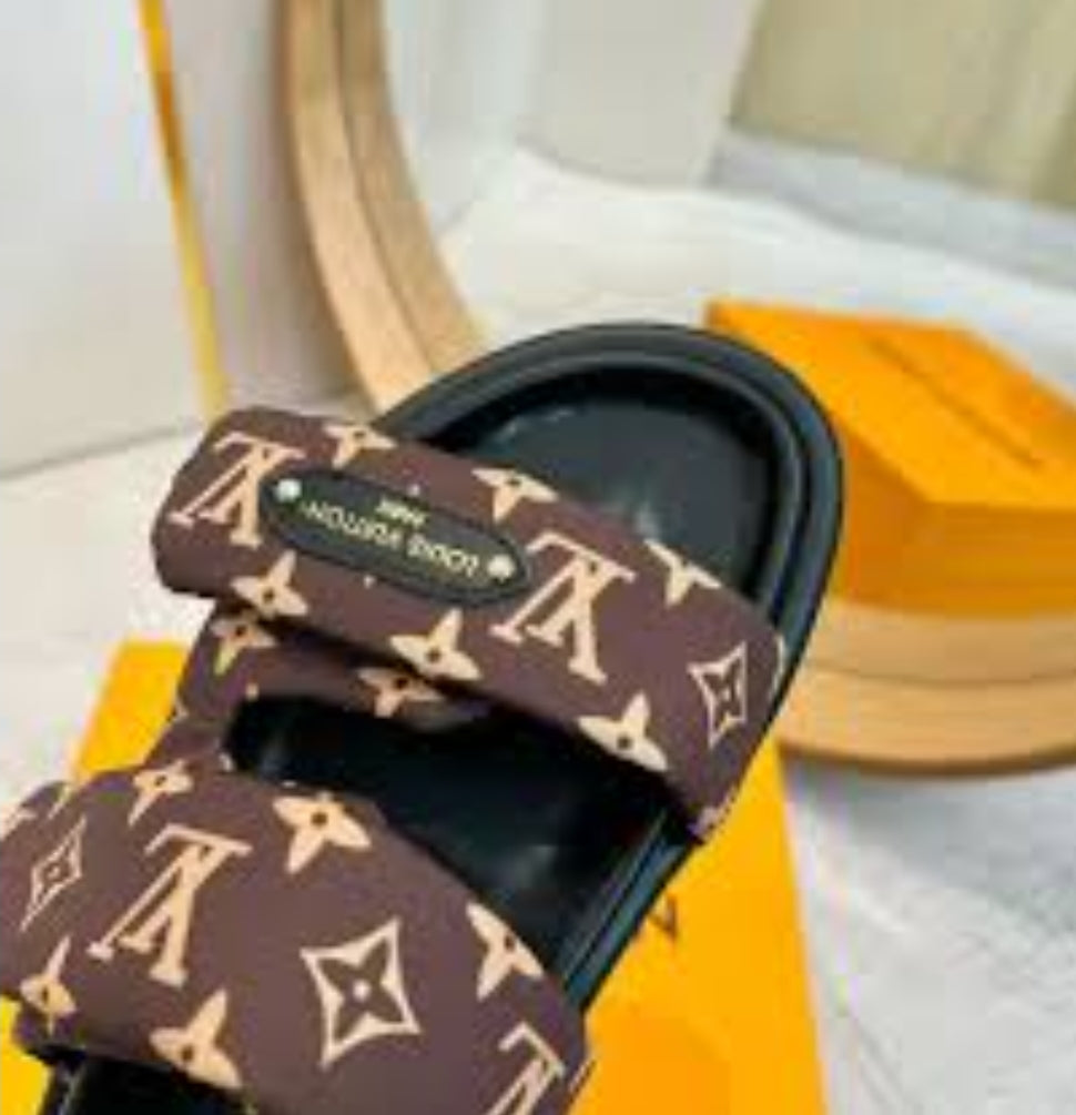 LV SANDALS
