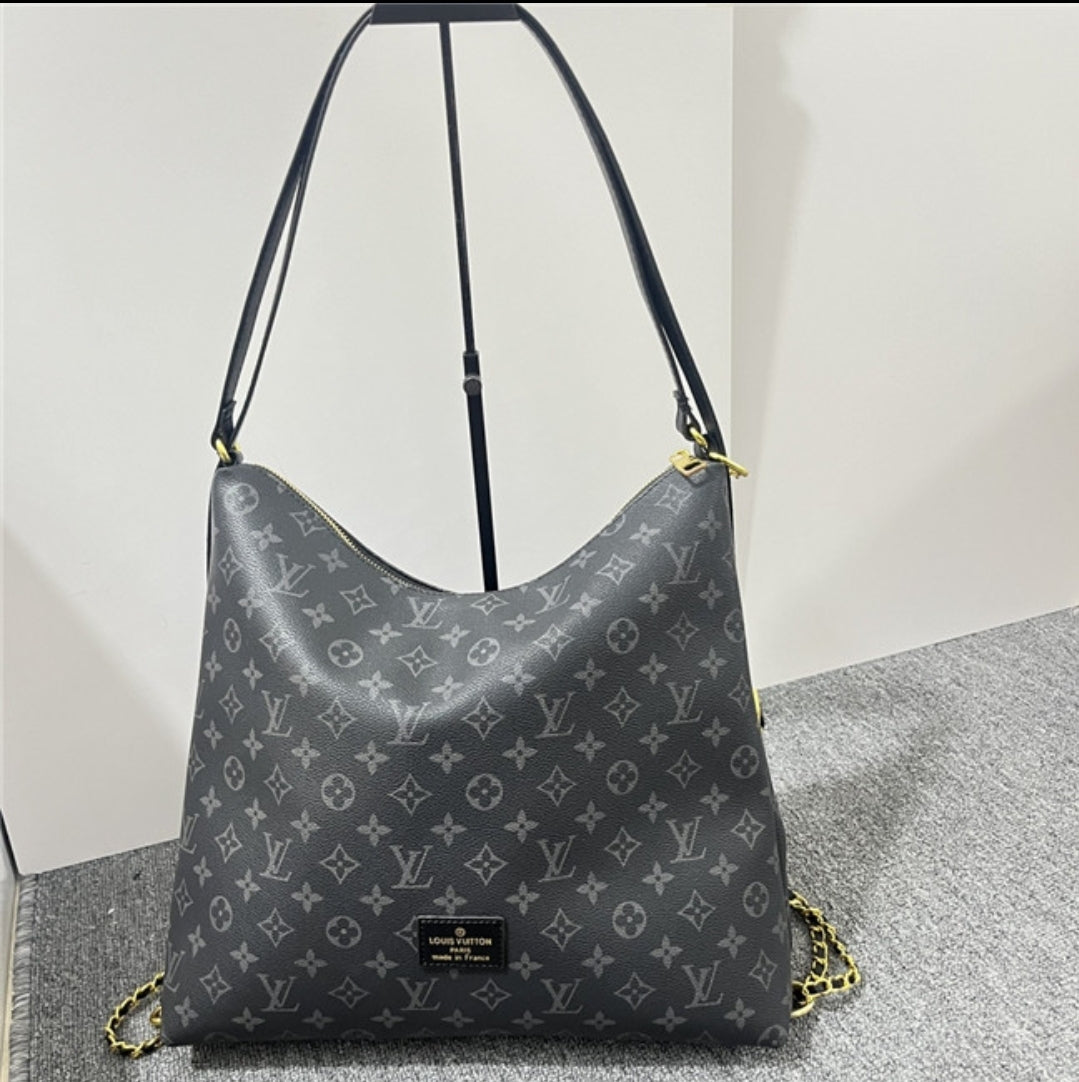 LV HOBO BAG 538