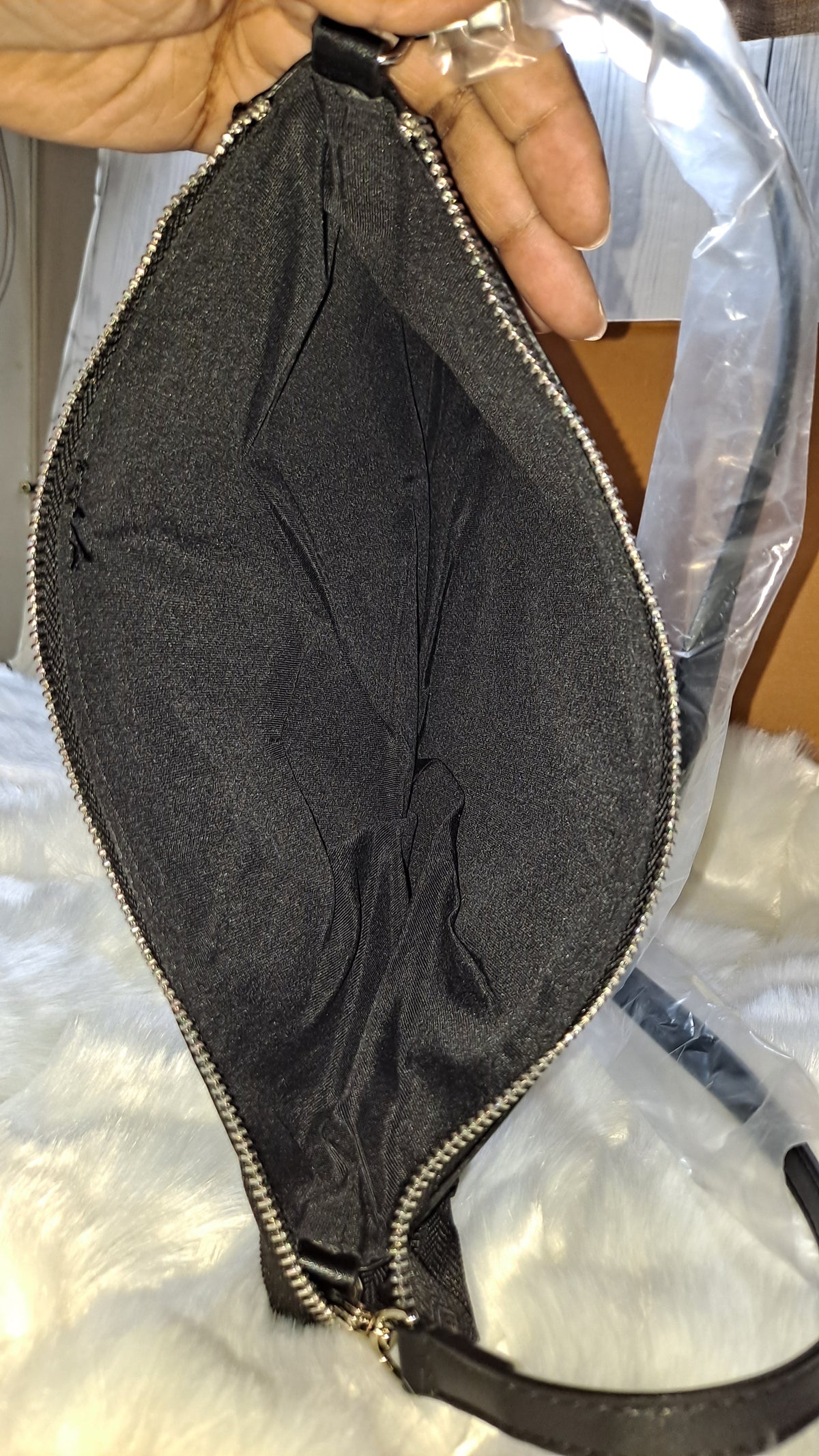 LOUISV BLACK AND GRAY FLAT CROSSBODY BAG