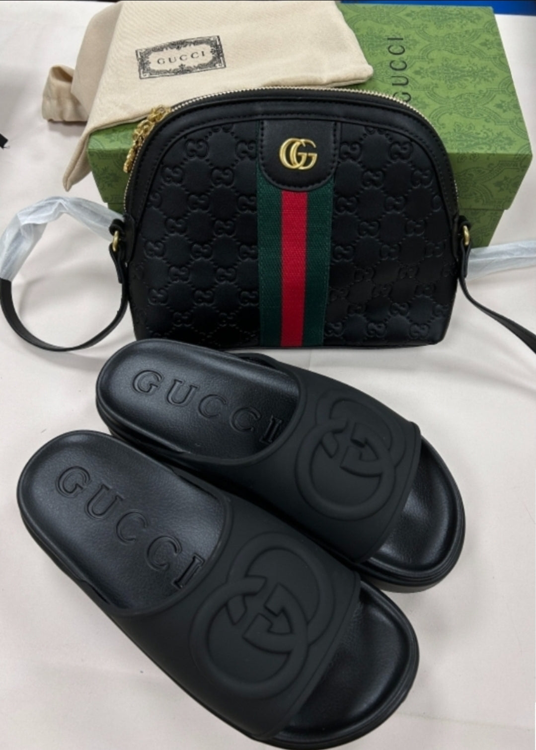 GG SLIDES OR GG CROSSBODY BAG