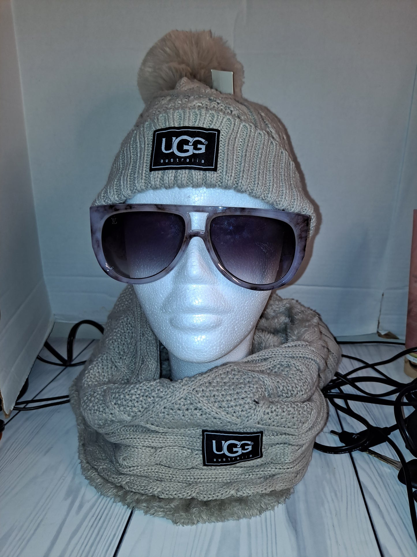 UGG Hat & scarf set