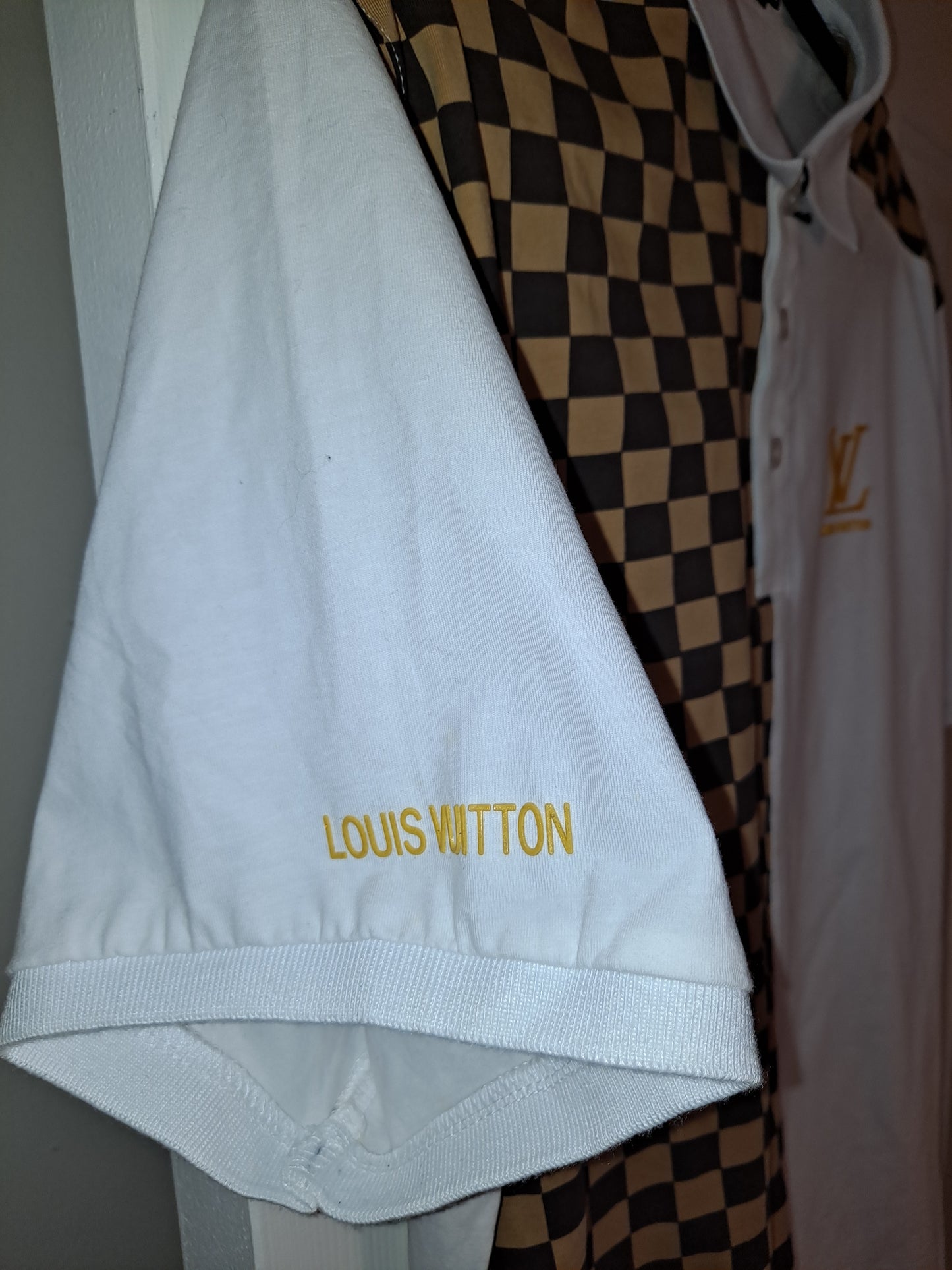 LV LARGE MEN T-SHIRT