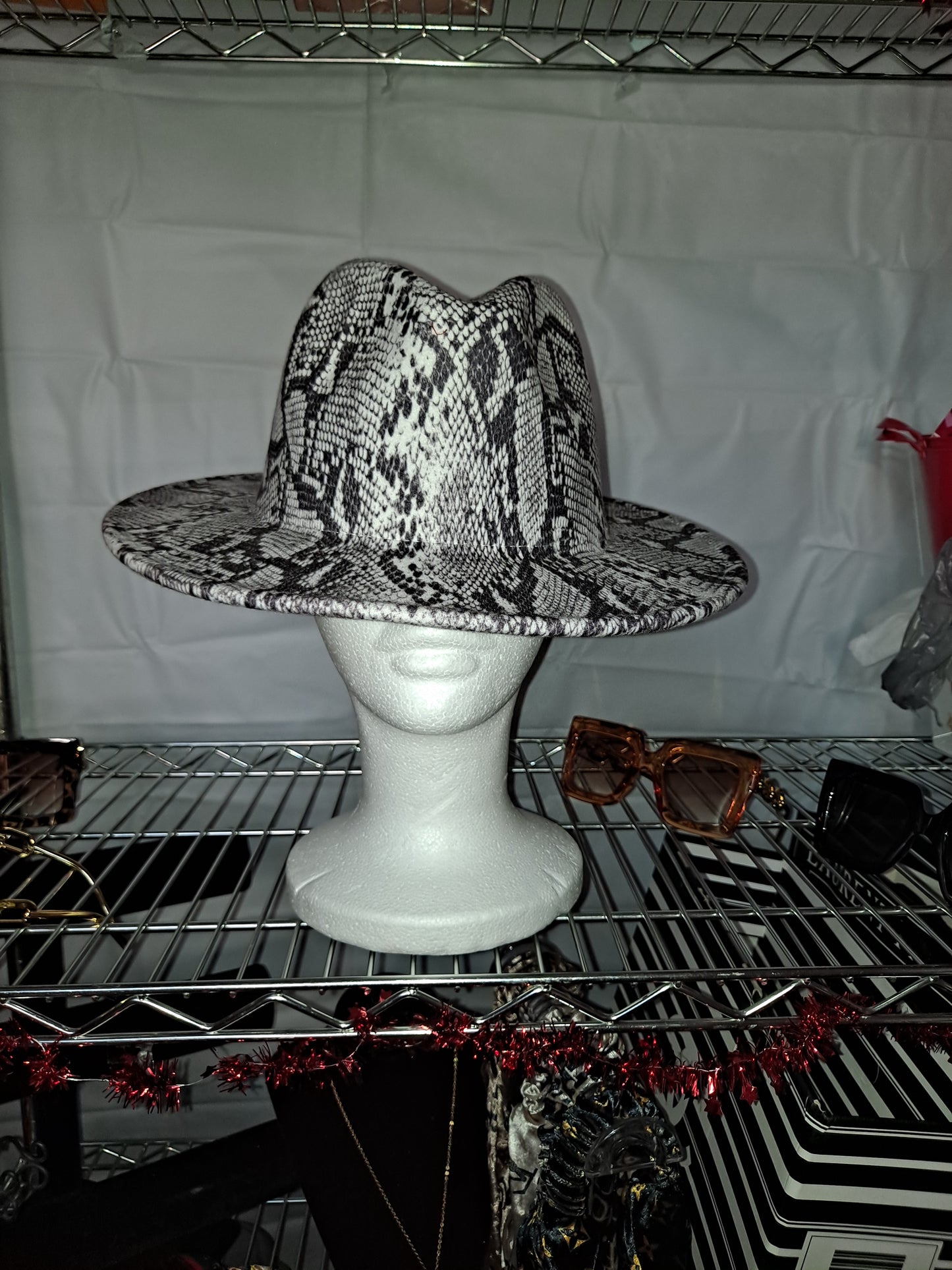 ON HAND FADORA HAT