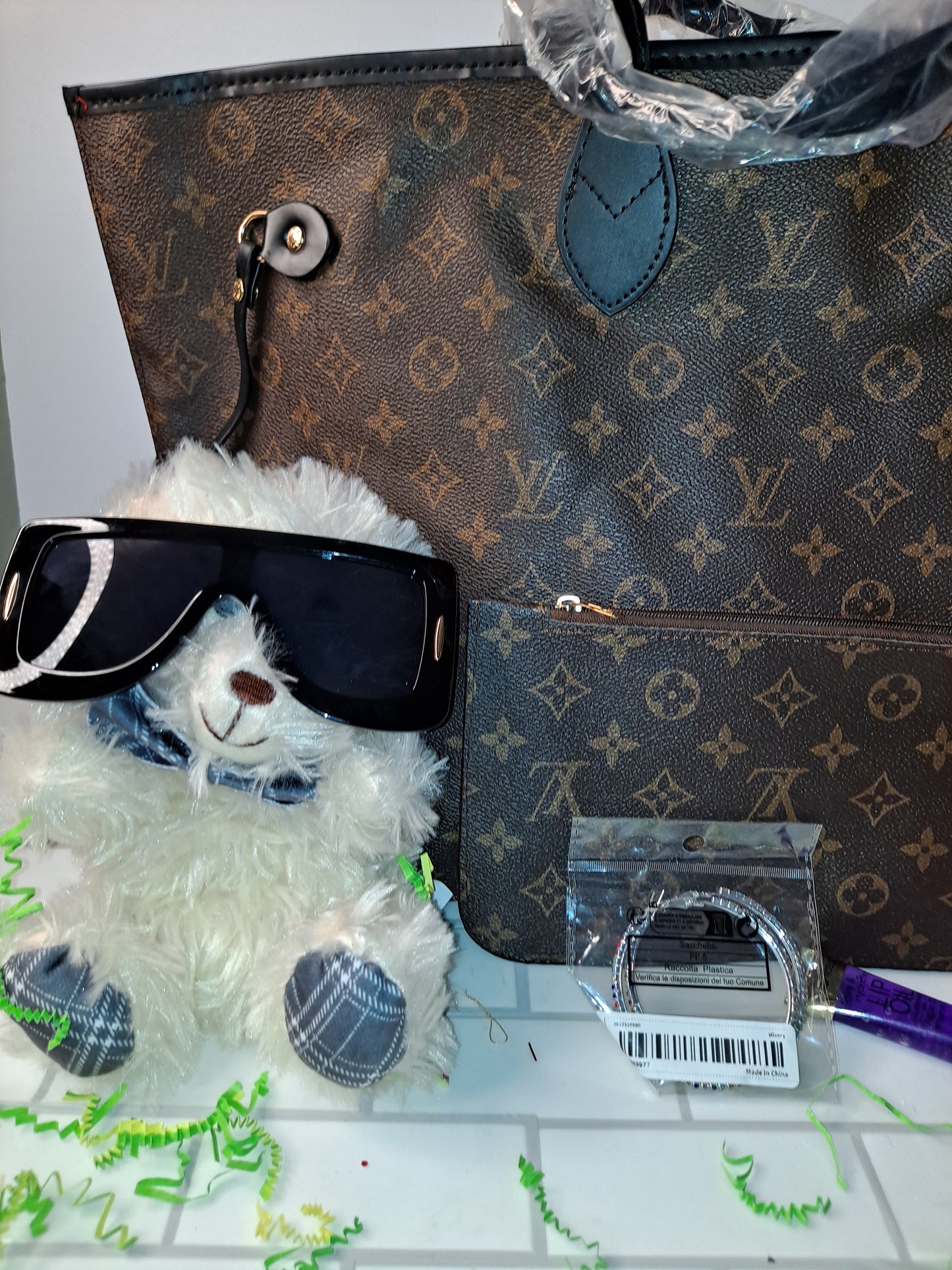 LV NEVERFULL GIFT BASKET BUNDLE BAG LOTION & BODY SPRAY GLASSES BEAR BRACELET LIP GLOSS