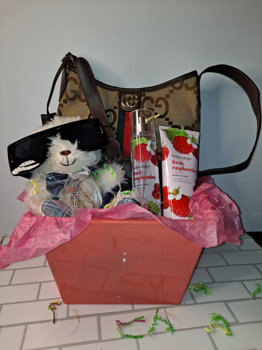 GG CROSSBODY GIFT BASKET BUNDLE BAG LOTION & BODY SPRAY GLASSES BEAR BRACELET LIP GLOSS