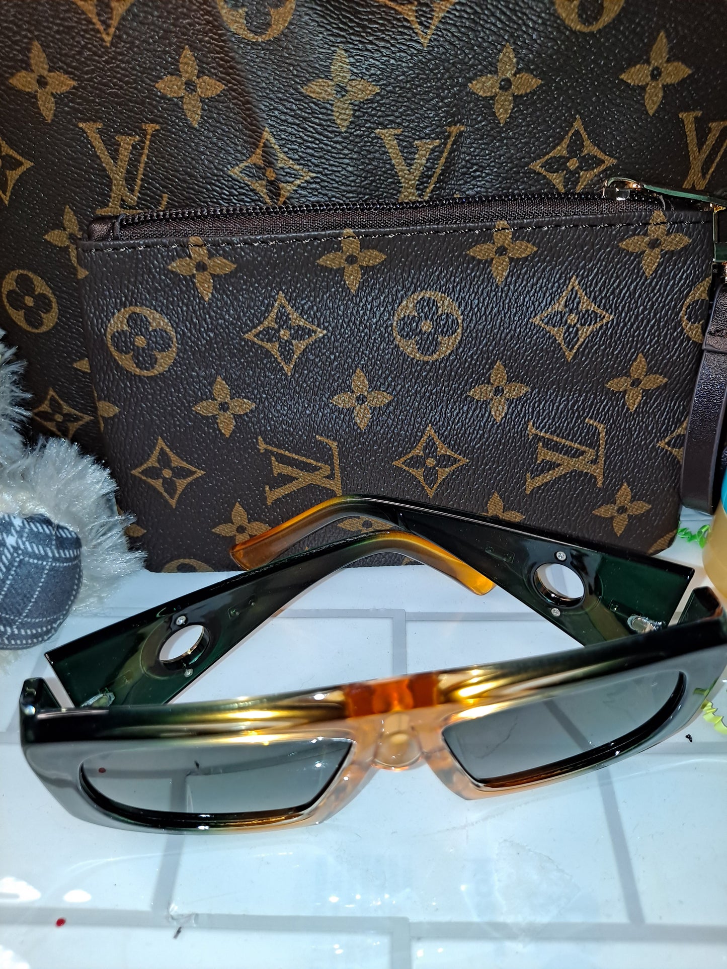 LV NEVERFULL GIFT BASKET BUNDLE BAG LOTION & BODY SPRAY GLASSES BEAR BRACELET LIP GLOSS WRISTLET