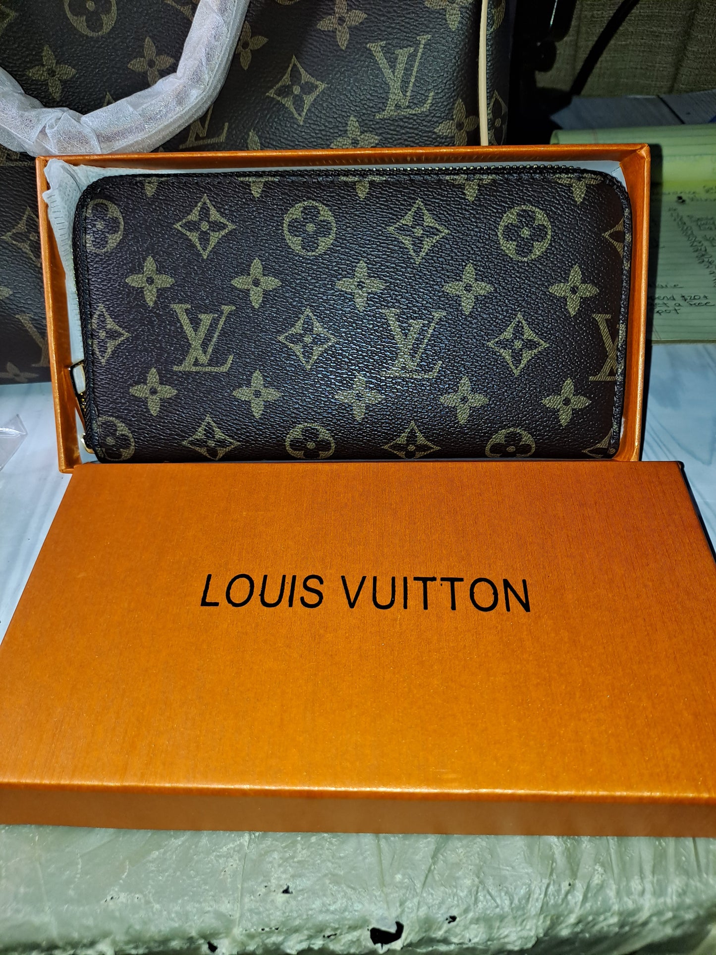 ON HAND LV ARTSY BAG, WALLET