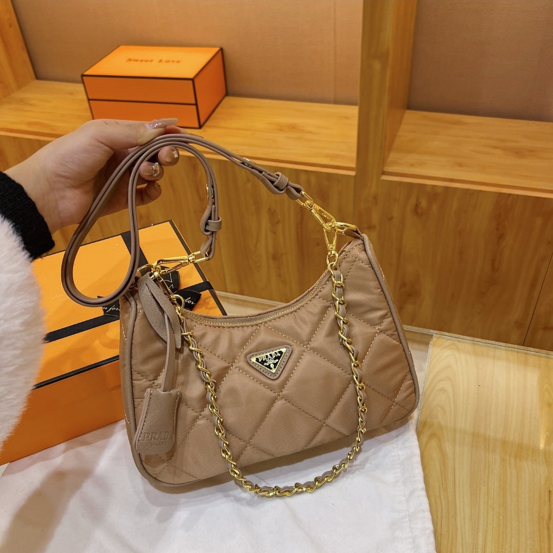 PR CROSSBODY FRONT GOLD CHAIN BAGS 8825