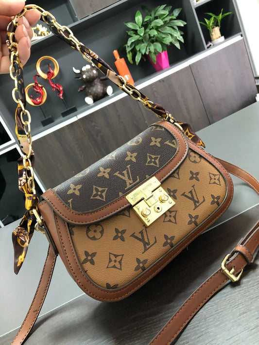 L & G LOVE CROSSBODY BAGS 8580