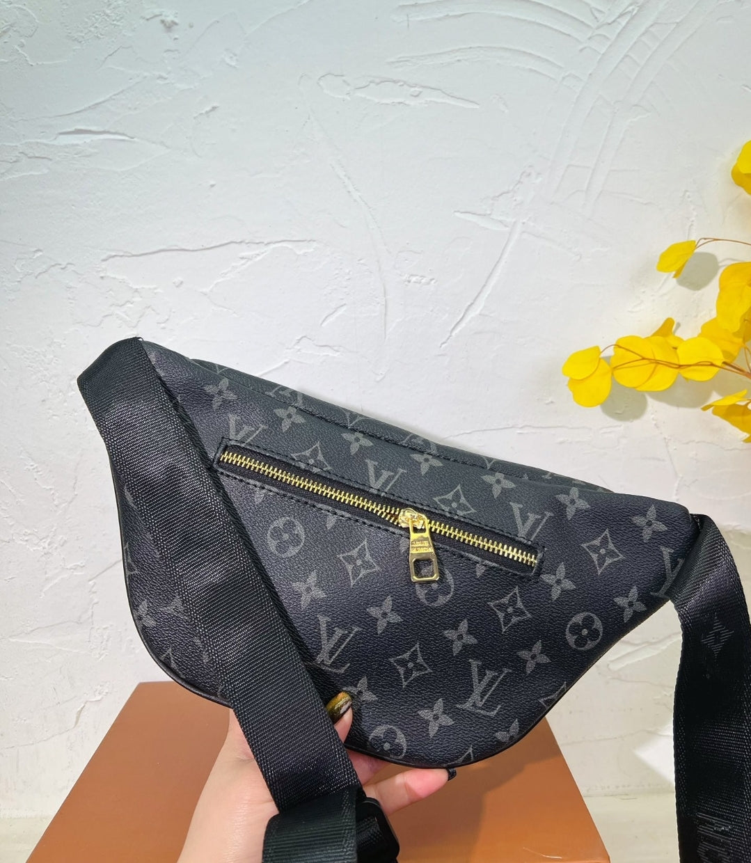 LV FANNIE PACK BAGS 73240100