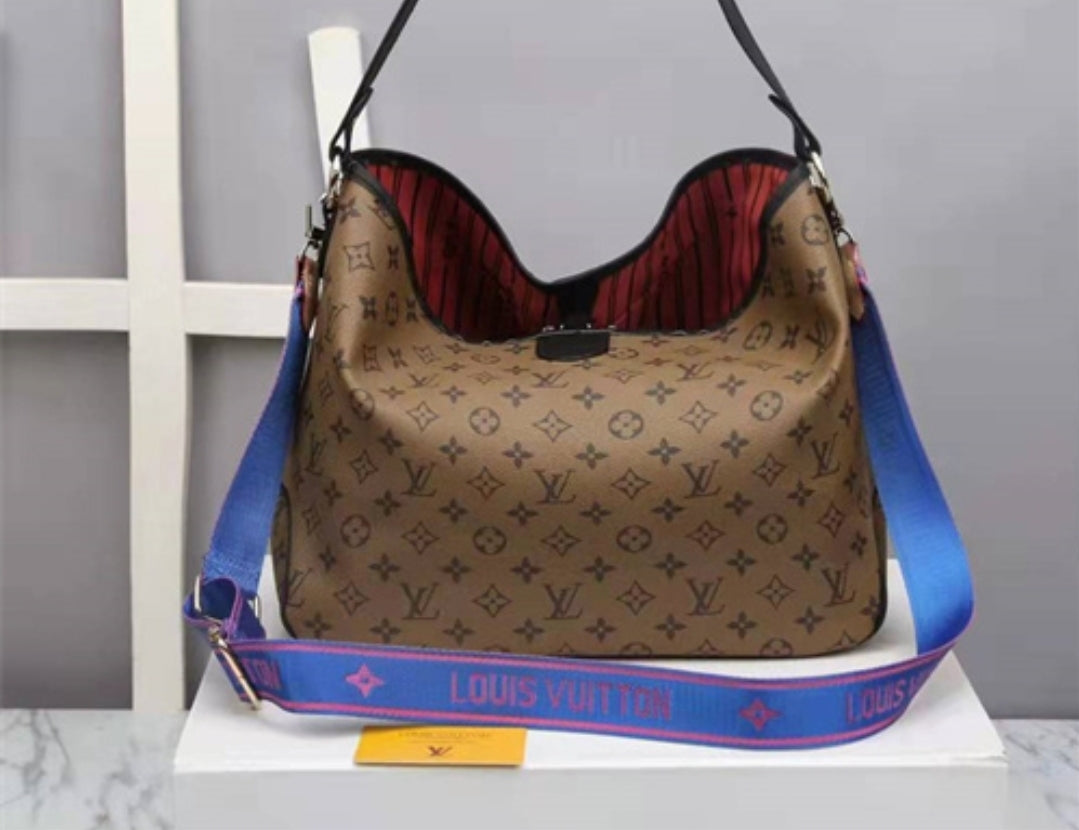 LV GUITAR STRAP BAGS 40154