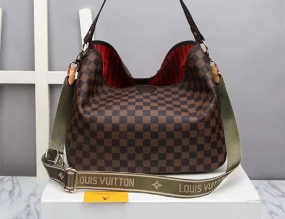 LV GUITAR STRAP BAGS 40154