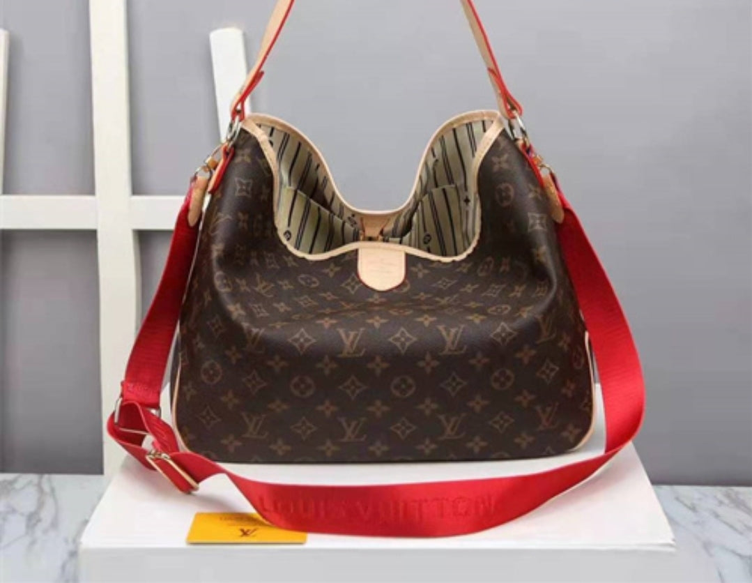 LV GUITAR STRAP BAGS 40154