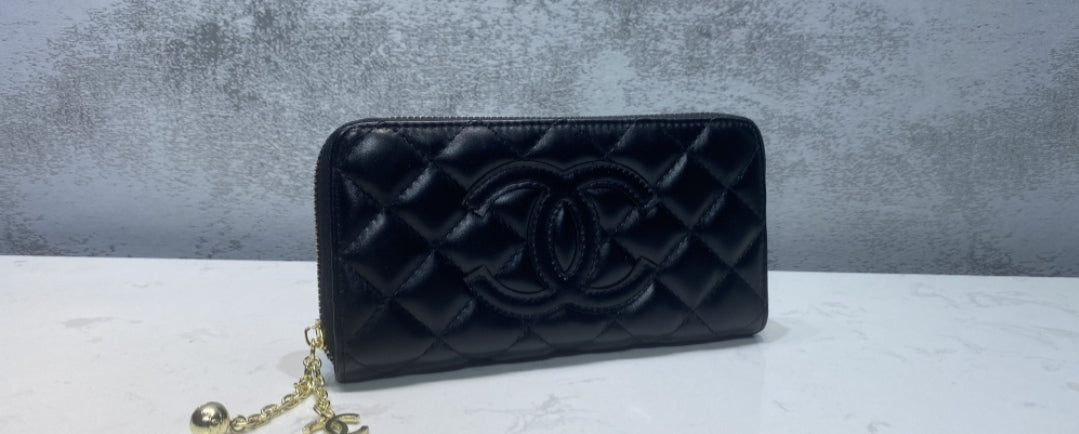 CC EMBOSSED WALLETS 8669