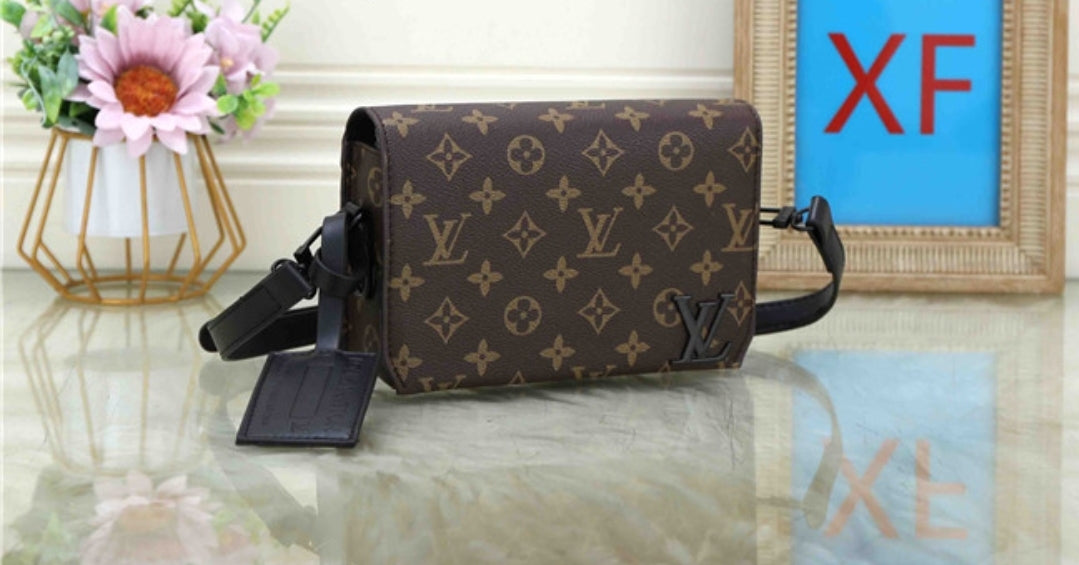 LV CROSSBODY BAGS 82367