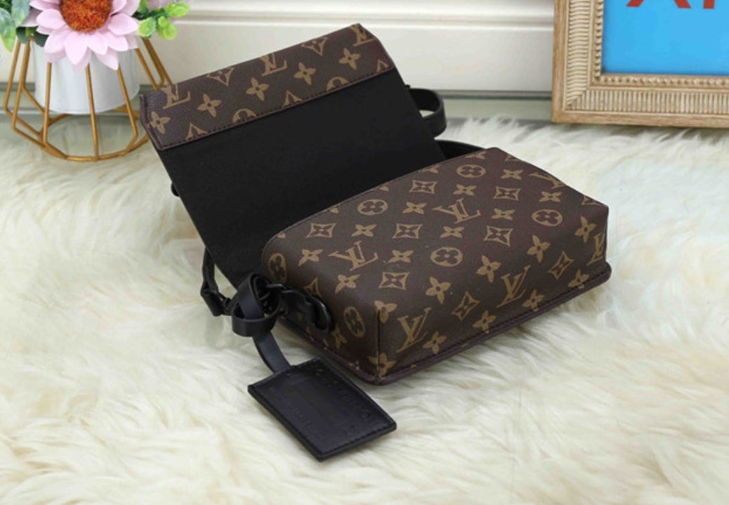 LV CROSSBODY BAGS 82367