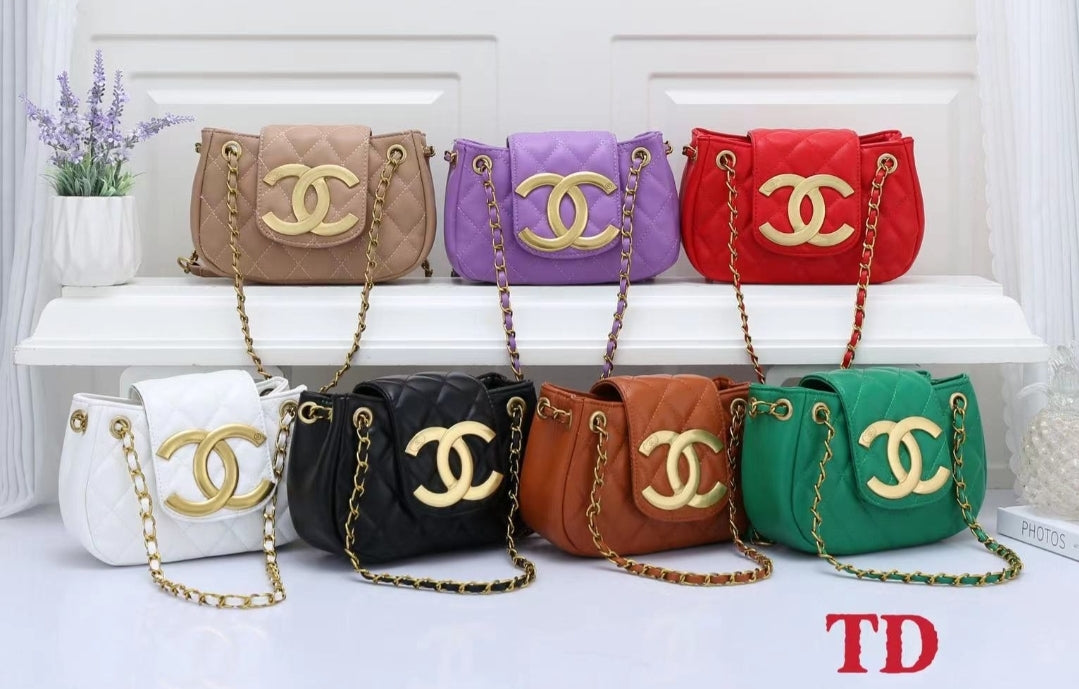 CC GOLD STRAP CROSSBODY BAGS 8839