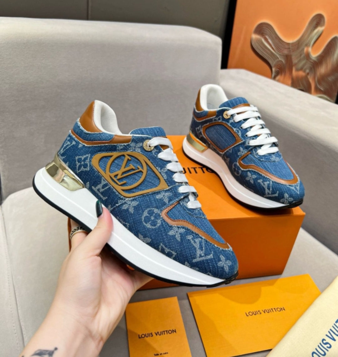 LV SNEAKERS