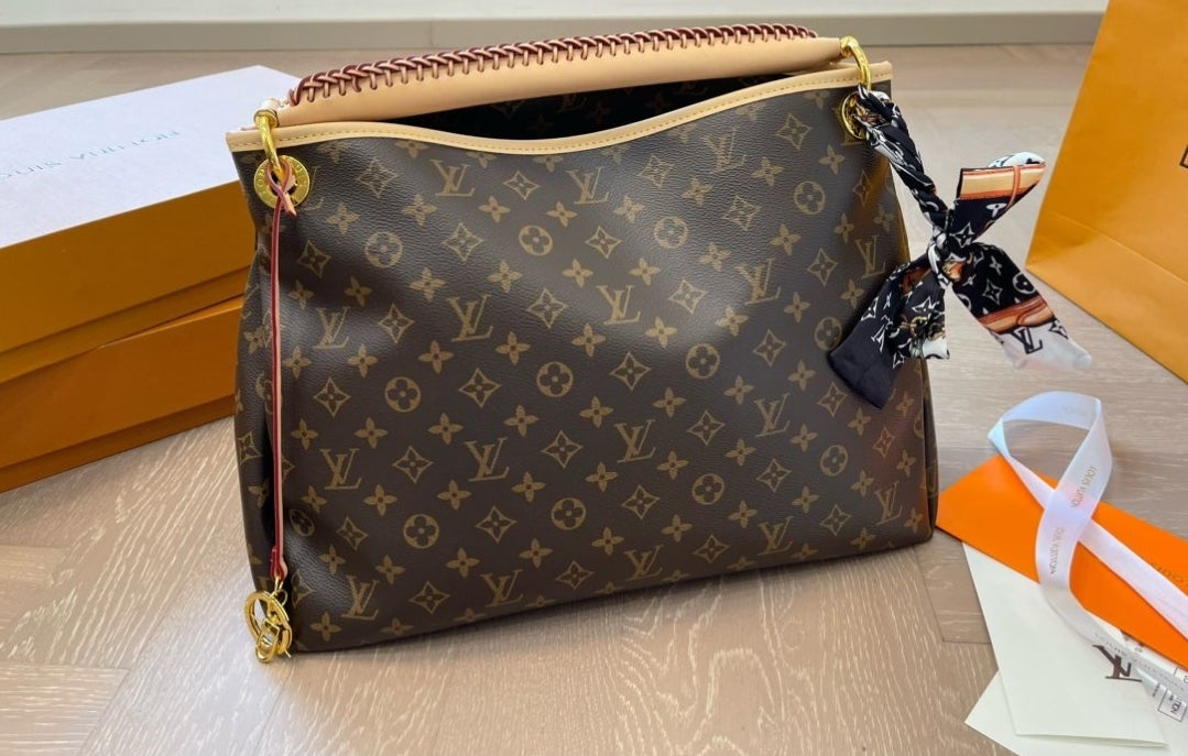 LV ARTSY BAG