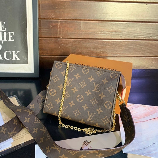 LV CROSSBODY SQUARE BAG