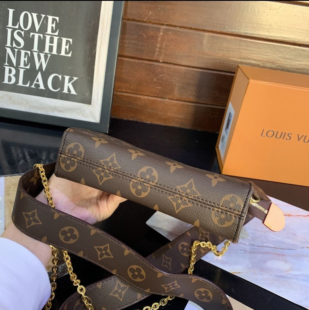 LV CROSSBODY SQUARE BAG