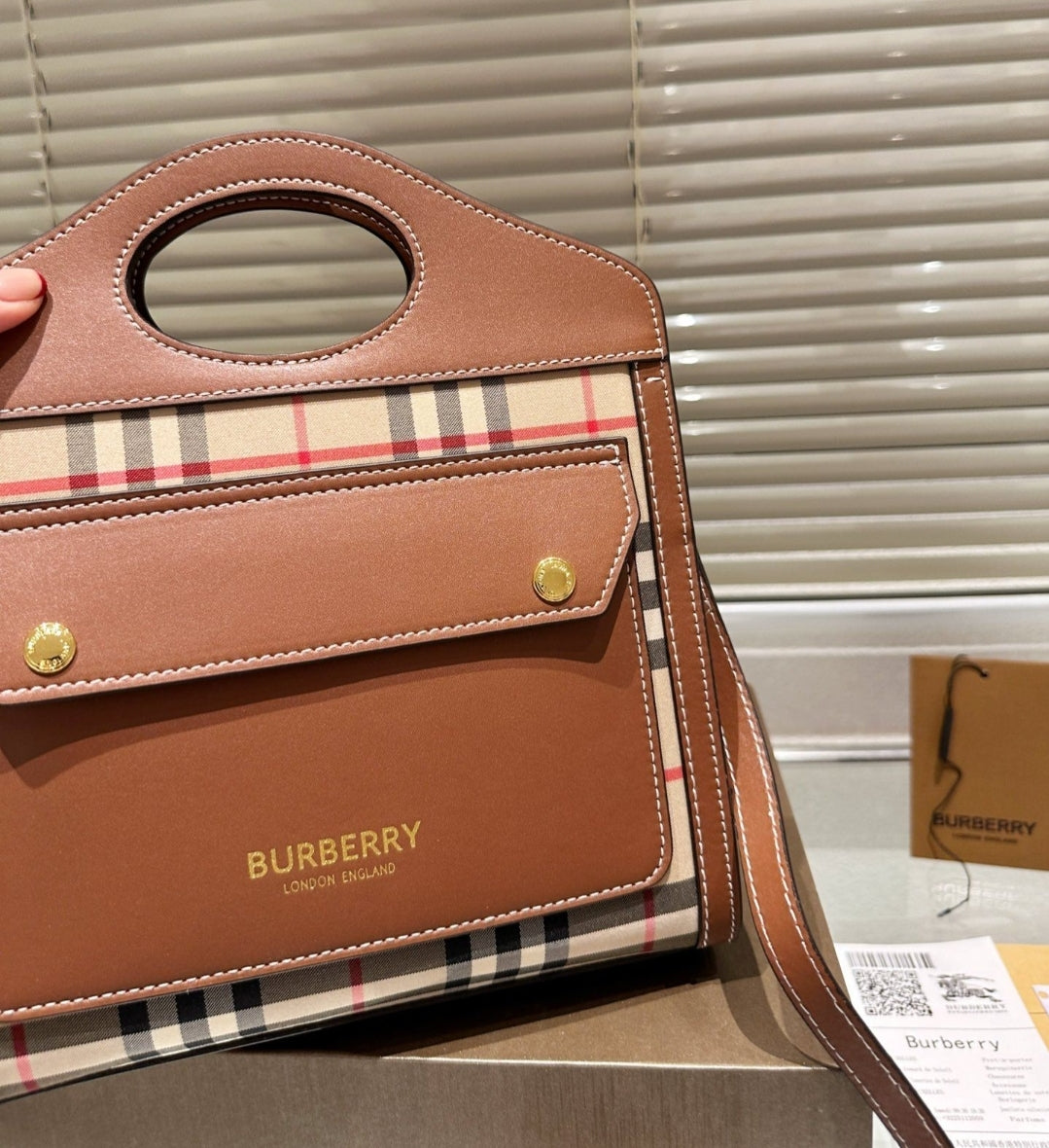 BB CROSSBODY BAG