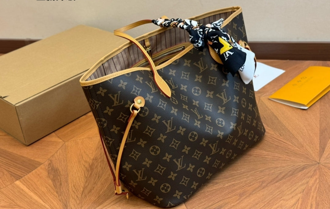 LV NEVERFULL BAG & WRISTLET