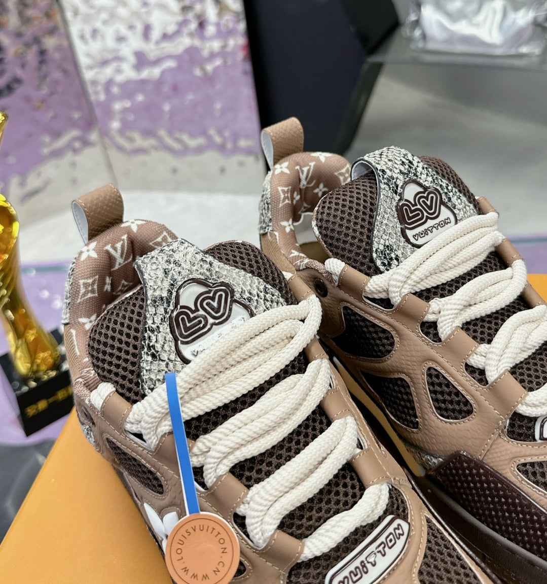 PRE-ORDER LV SNEAKERS