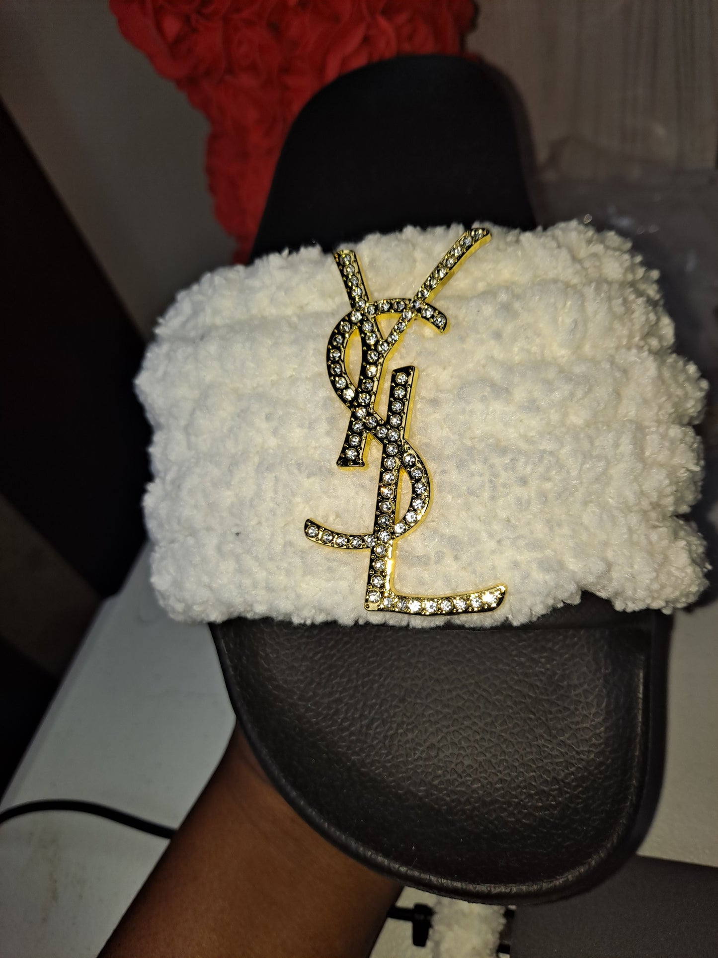 CHUNKY YARN SLIDES