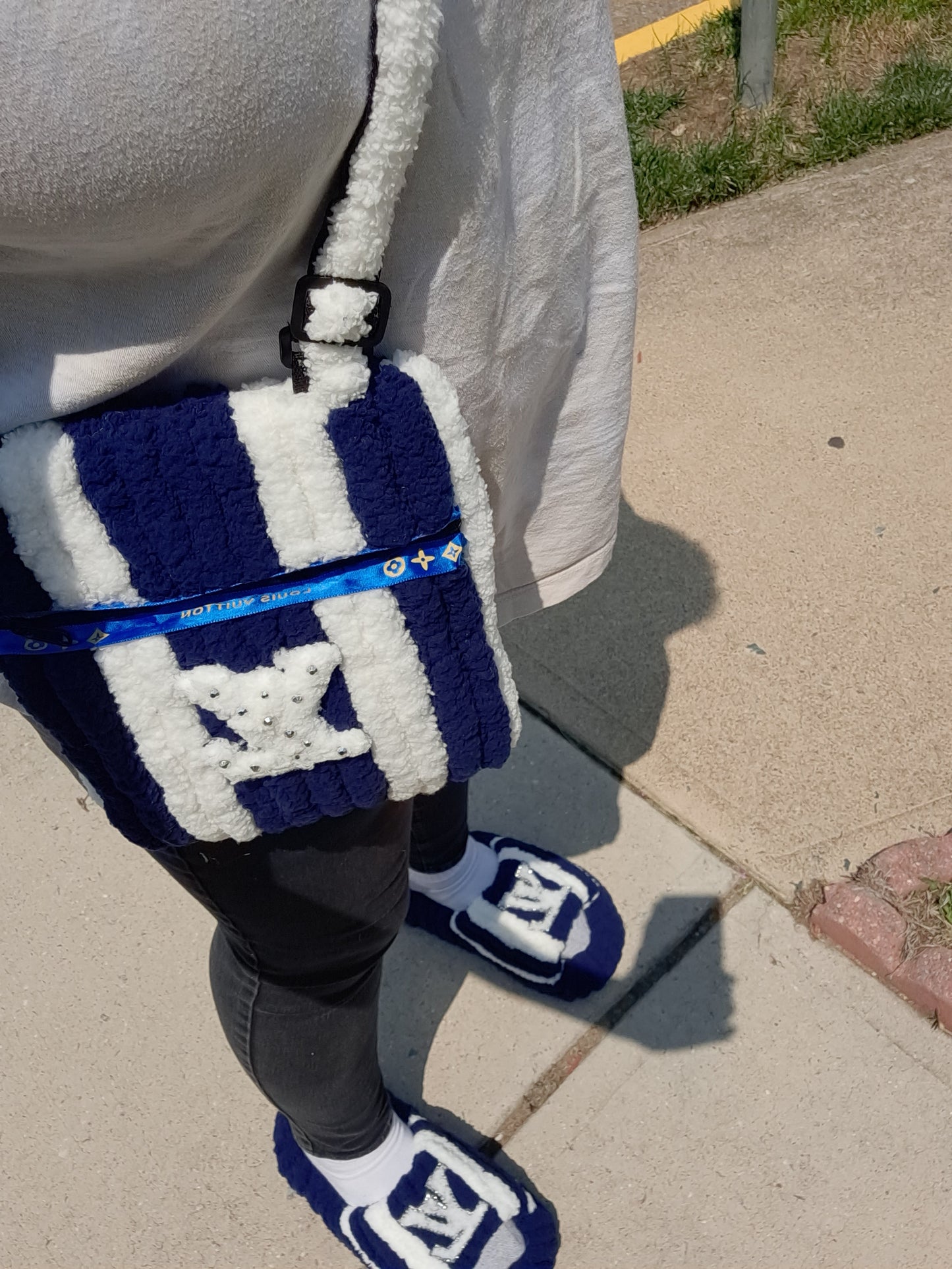 CHUNKY YARN SLIDES