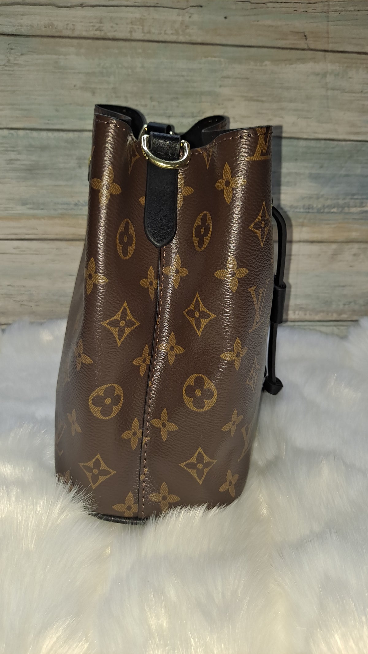 LOUISV BUCKET CROSSBODY BAG