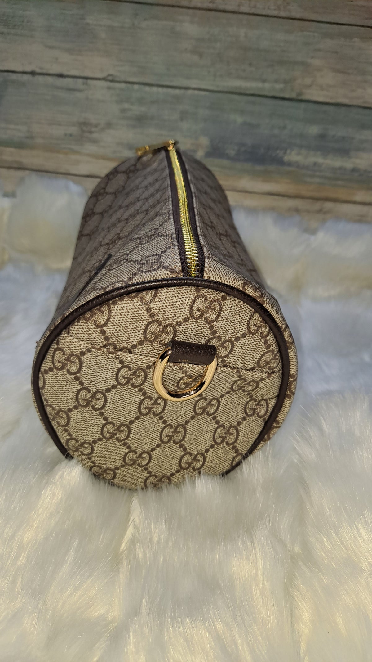 GUUC MEDIUM LOG CROSSBODY BAG