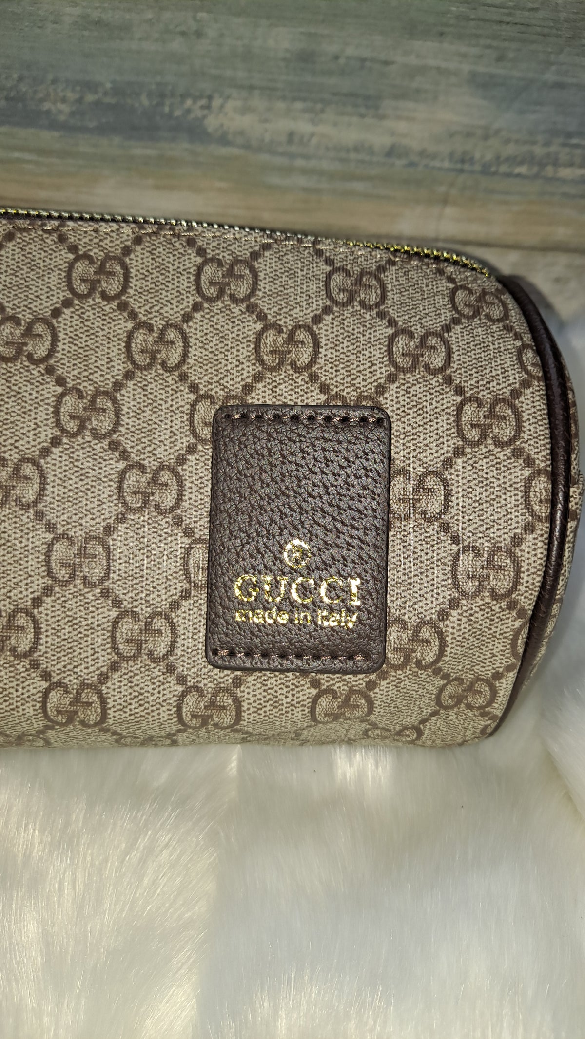 GUUC MEDIUM LOG CROSSBODY BAG