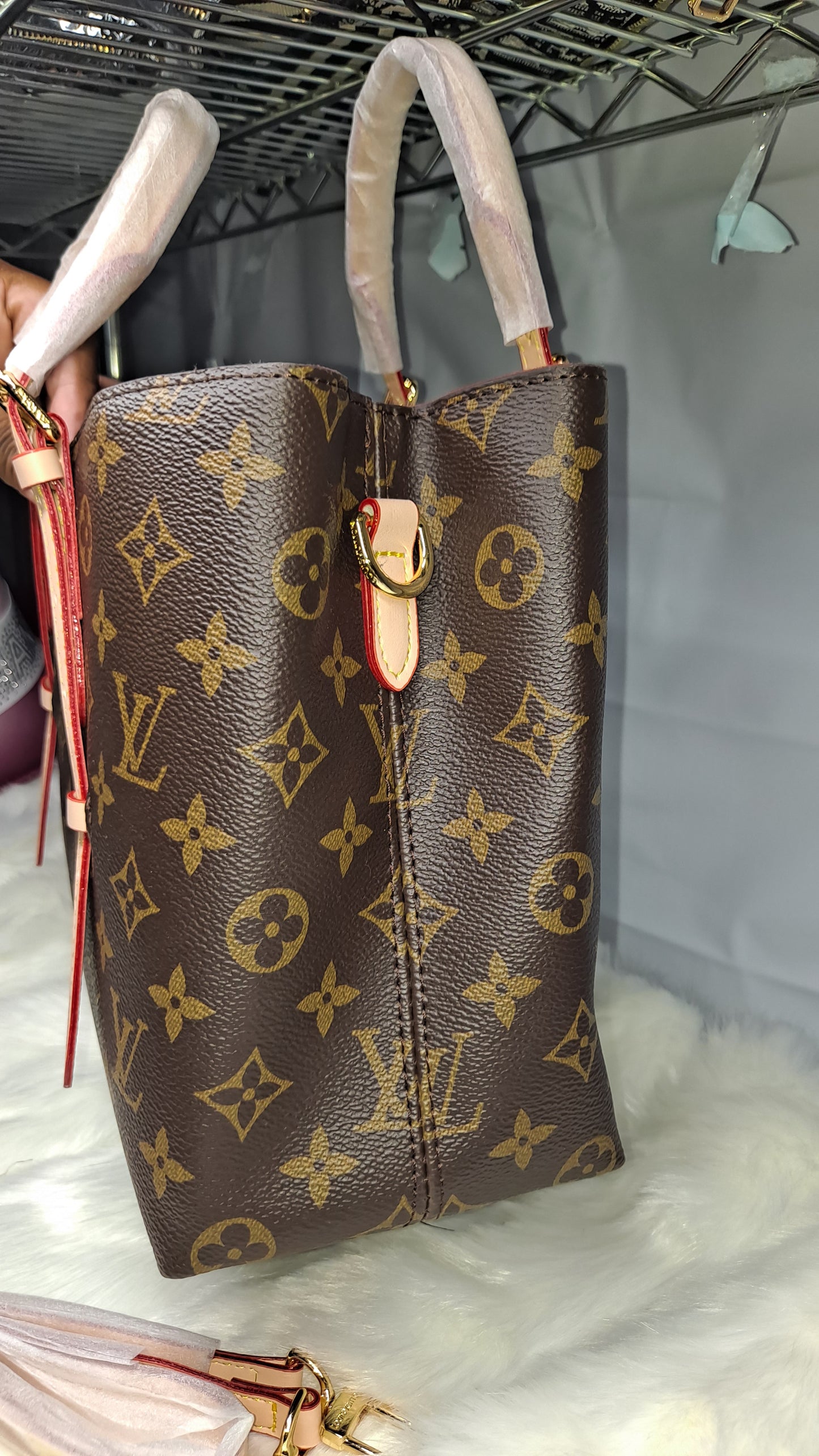 LV or HOBO OR CROSSBODY BAG OR WALLET