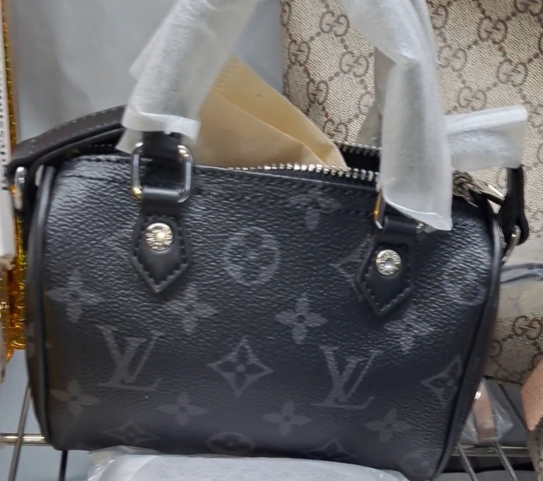 SMALL LV CROSSBODY BAGS