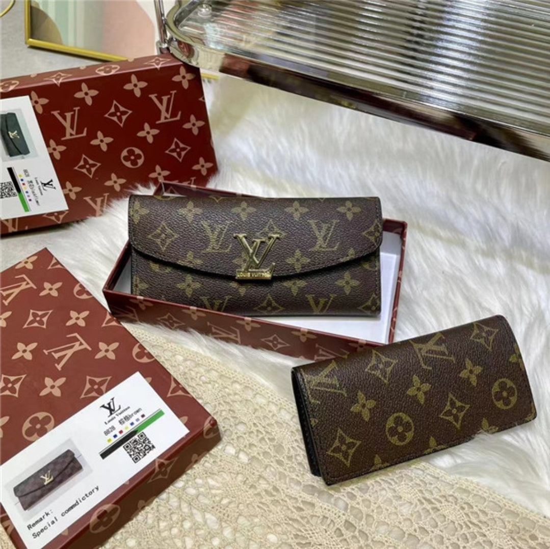LV TOTE BAGS OR WALLETS 77750