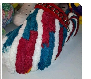 CHUNKY YARN SLIDES