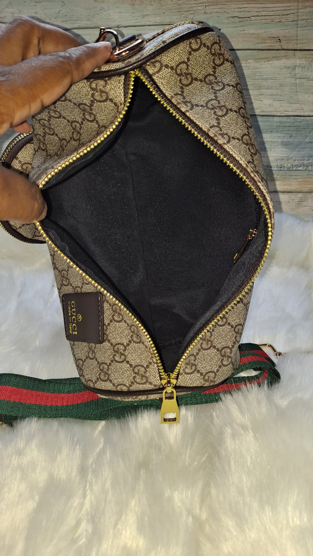 GUUC MEDIUM LOG CROSSBODY BAG