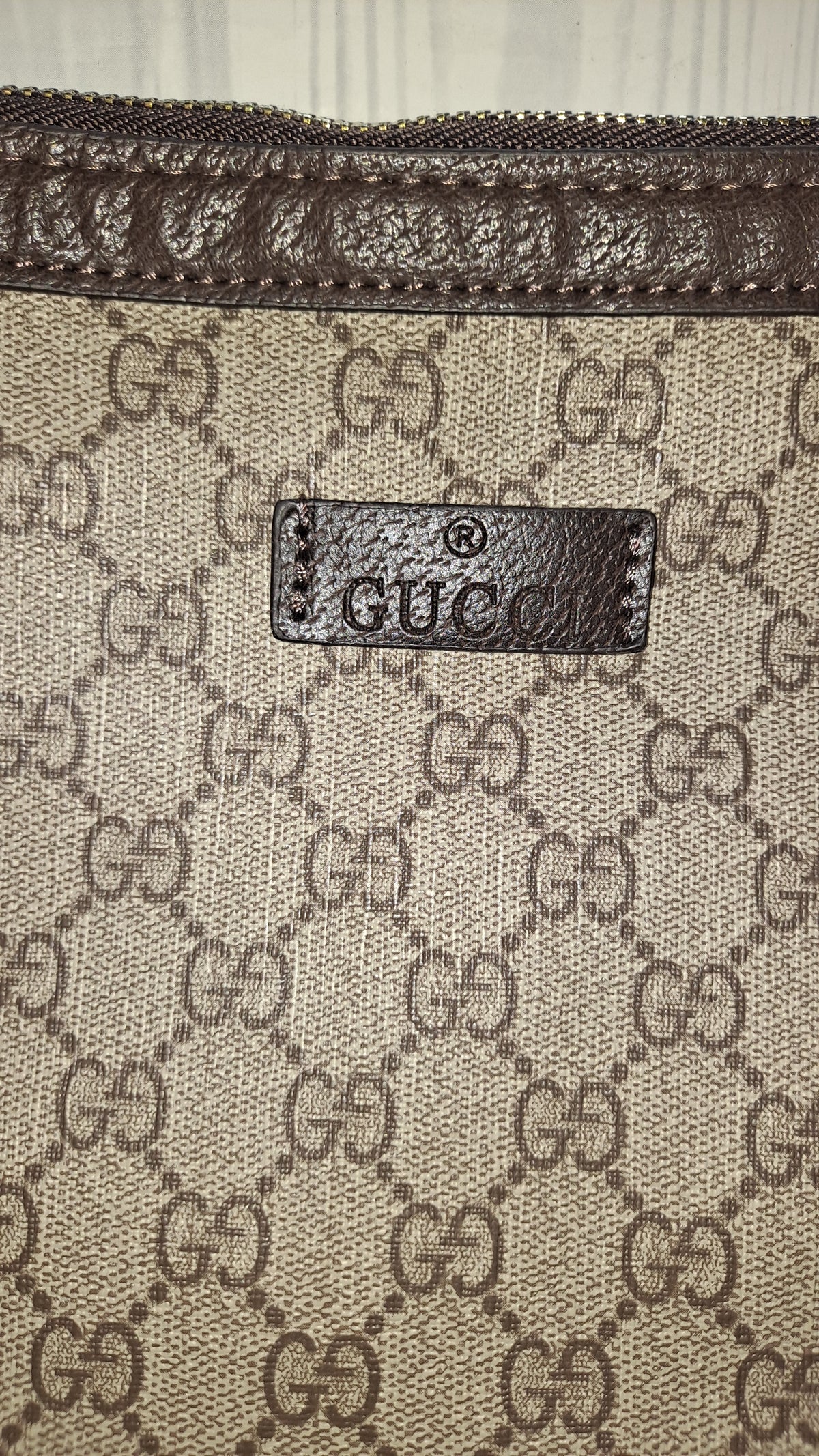 GUCC FLAT CROSSBODY BAG