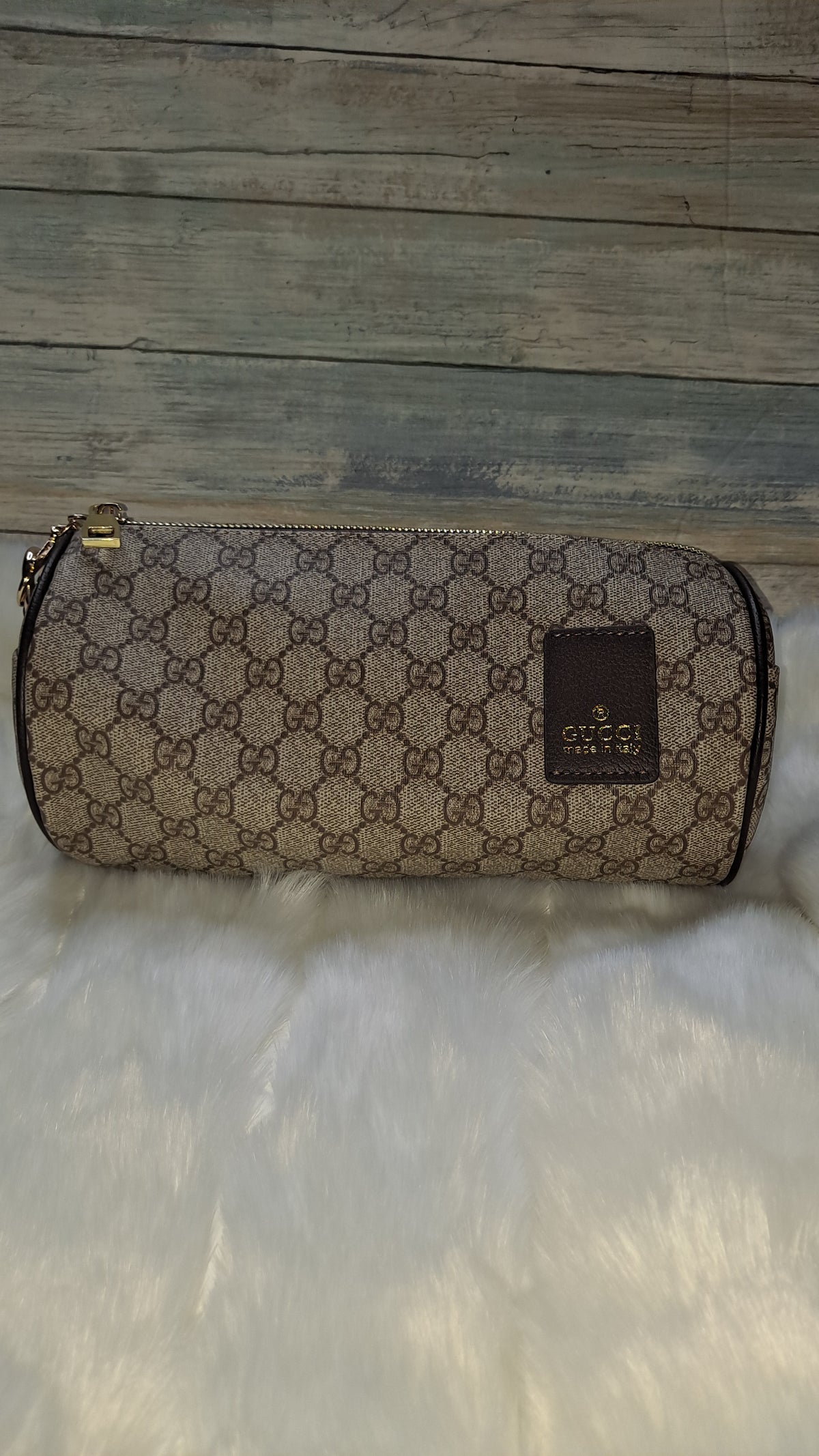 GUUC MEDIUM LOG CROSSBODY BAG