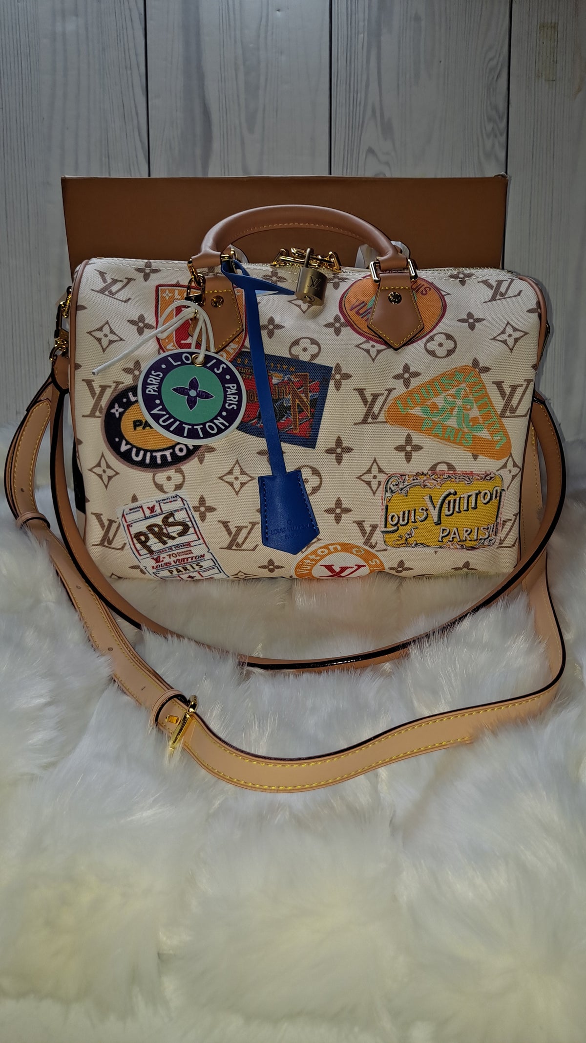 LOUISV 30" SPEEDY FLIGHT CROSSBODY BAG