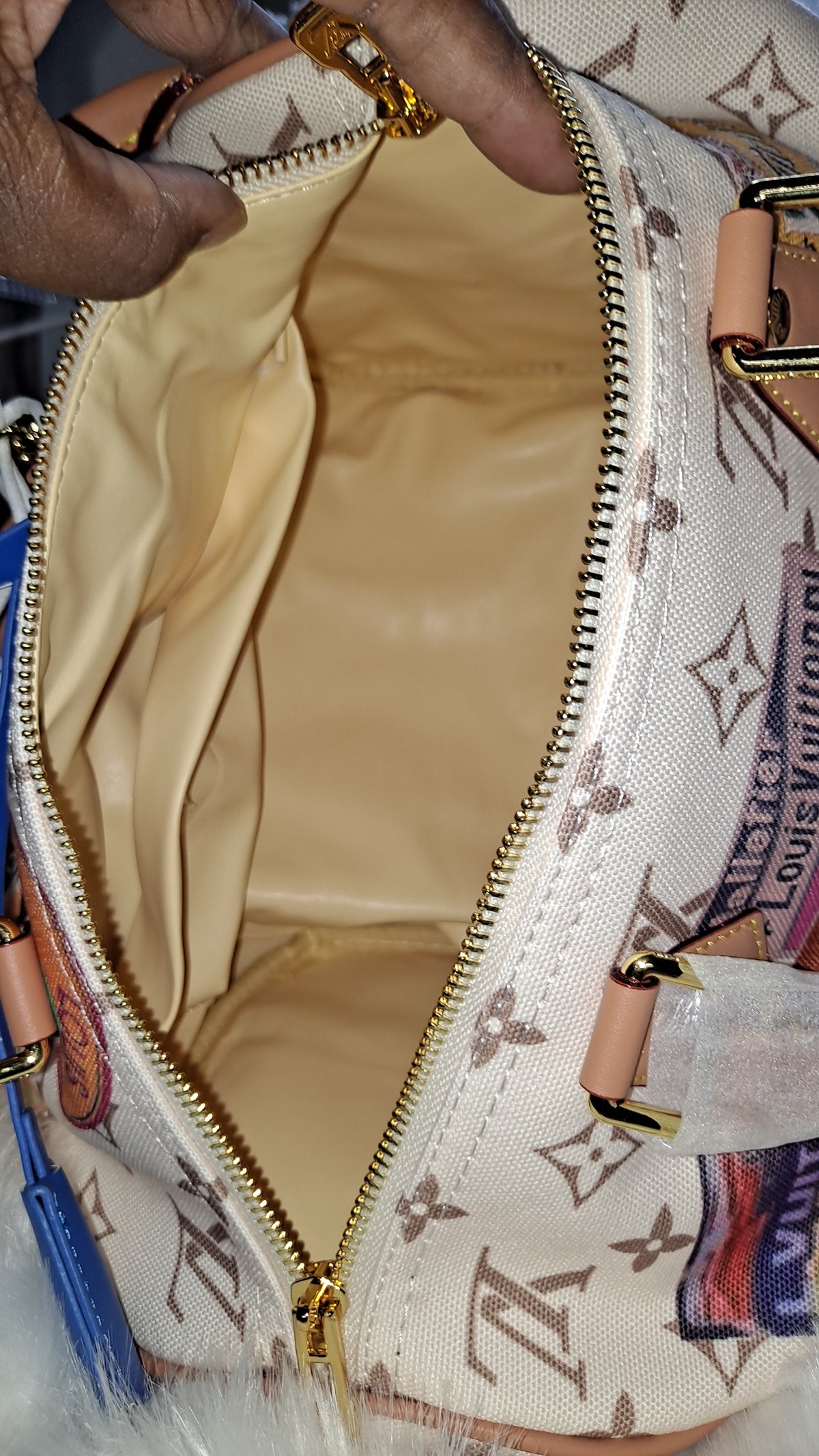LOUISV 30" SPEEDY FLIGHT CROSSBODY BAG