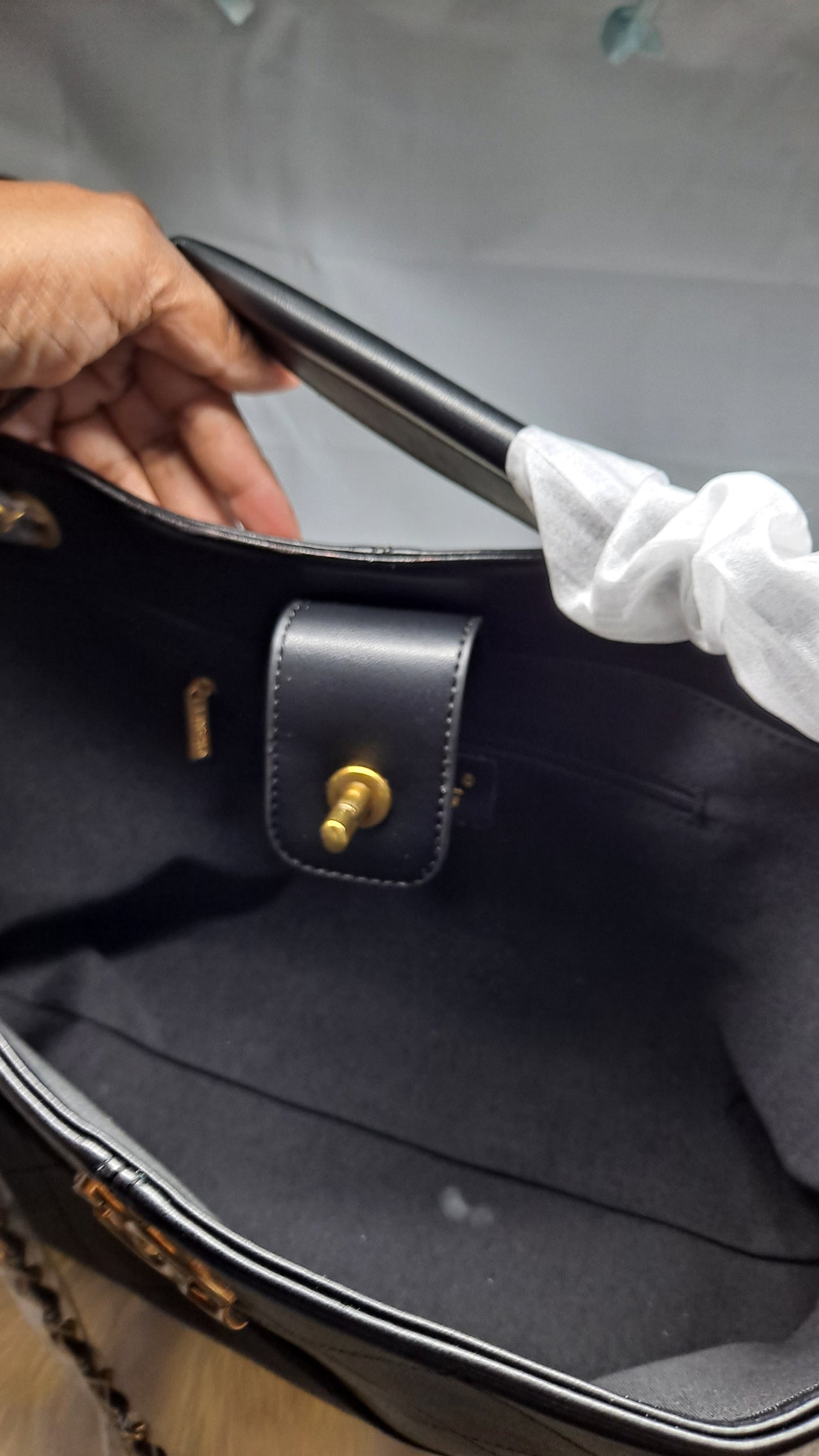 CC or YL TOTE OR CROSSBODY BAG OR WALLET