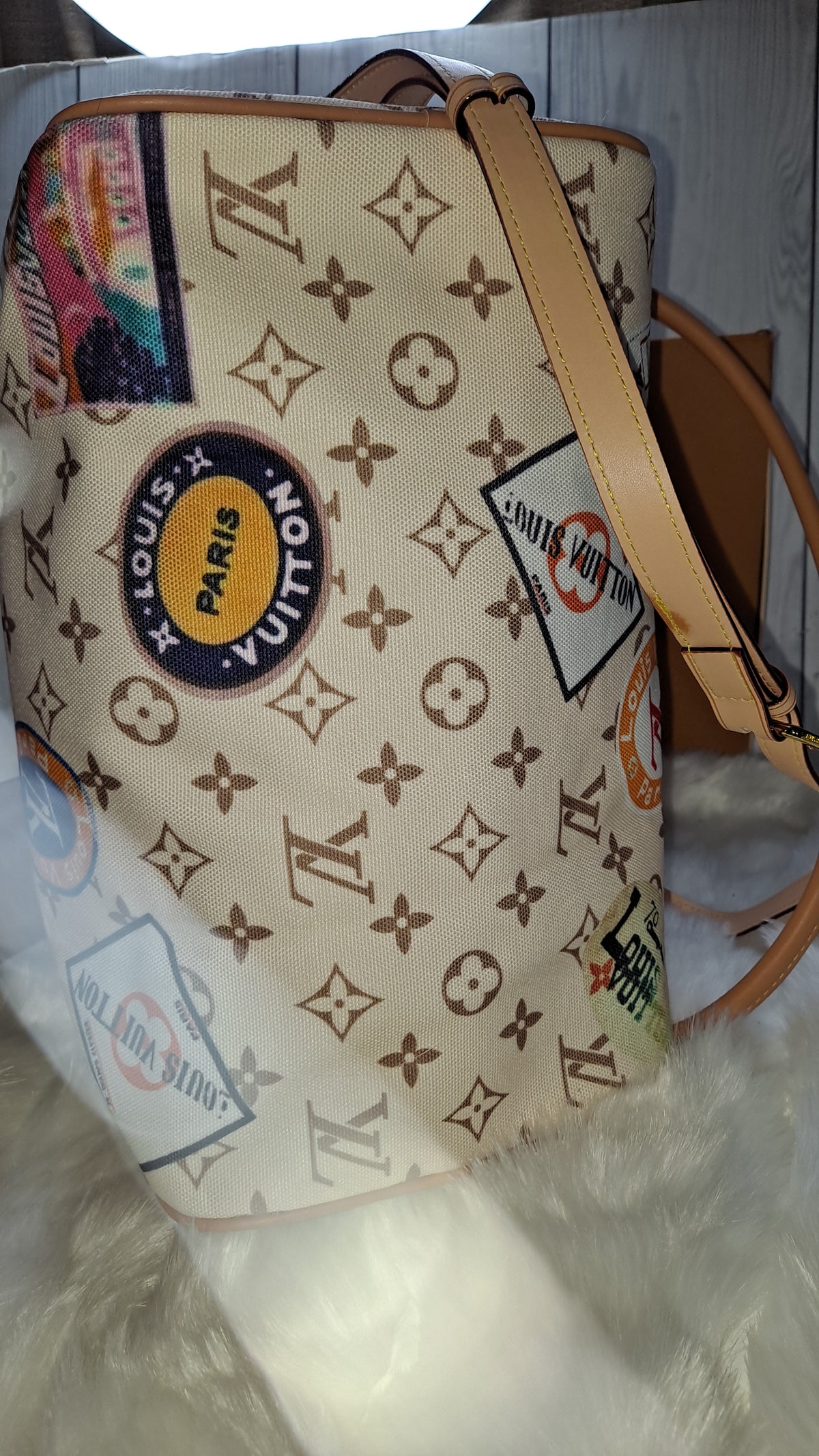 LOUISV 30" SPEEDY FLIGHT CROSSBODY BAG