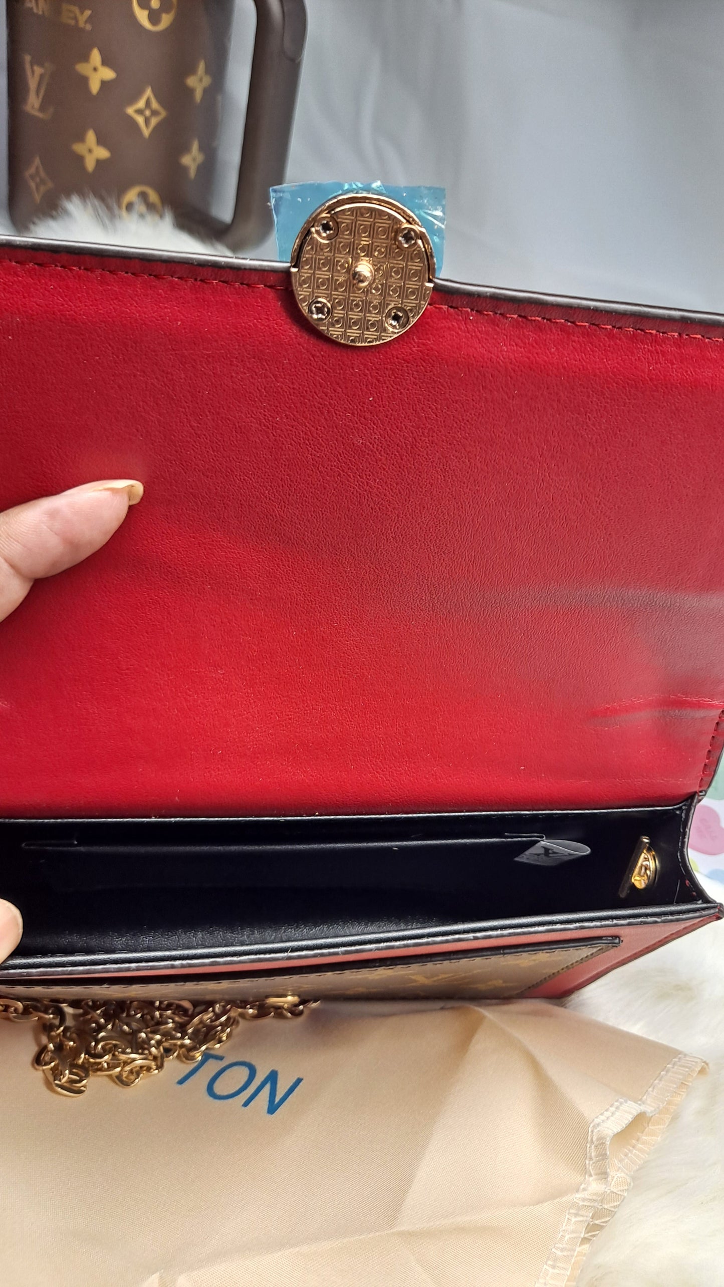 LV or HOBO OR CROSSBODY BAG OR WALLET